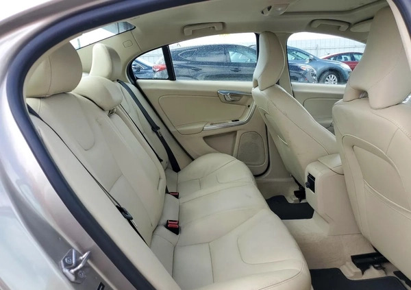 Volvo S60 cena 33000 przebieg: 94300, rok produkcji 2015 z Bardo małe 67